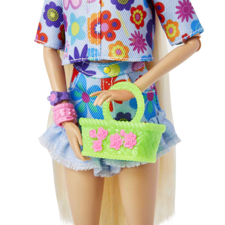 Barbie Extra Fashion Doll And Pet